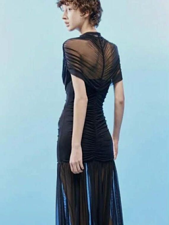 Φόρεμα με διαφάνεια