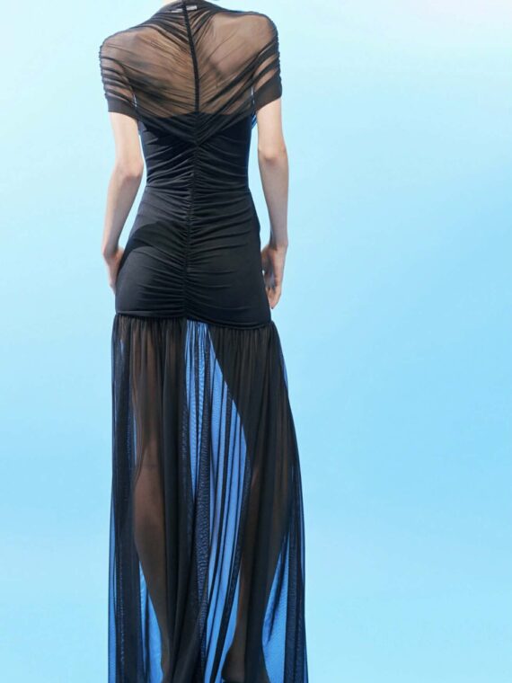 Φόρεμα με διαφάνεια